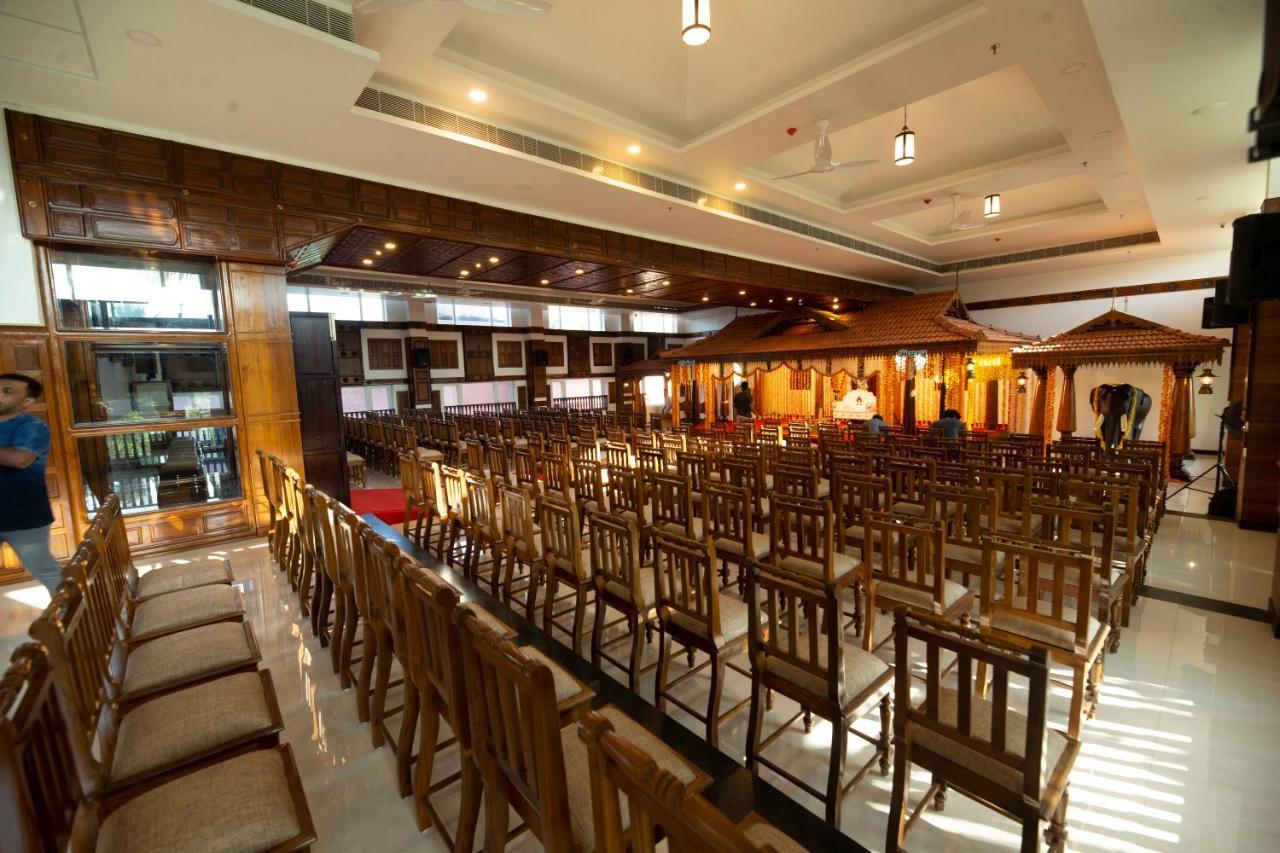 Hotel Guruvayur Darshan Eksteriør billede