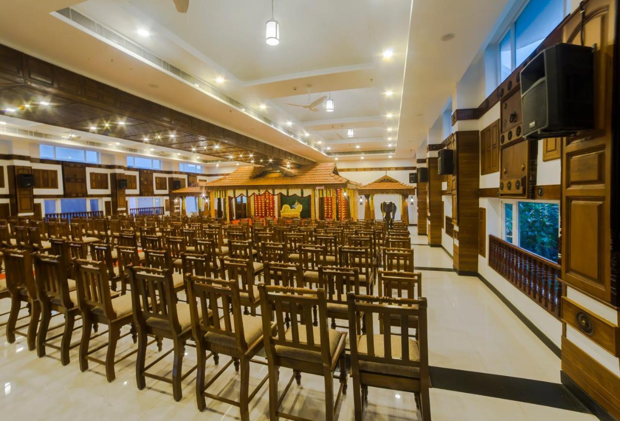 Hotel Guruvayur Darshan Eksteriør billede