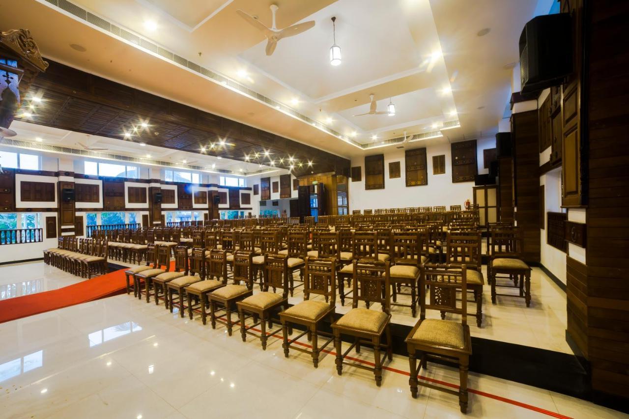 Hotel Guruvayur Darshan Eksteriør billede