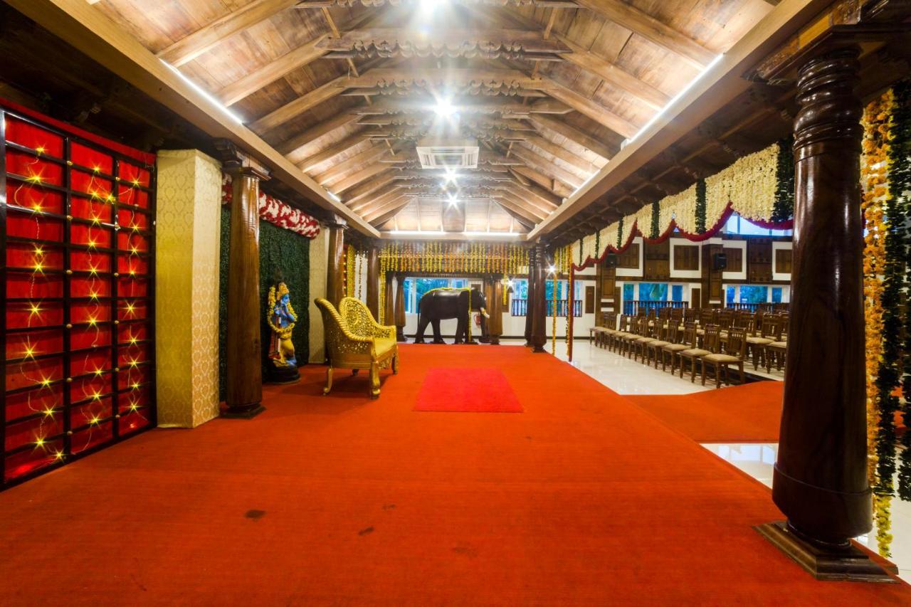 Hotel Guruvayur Darshan Eksteriør billede
