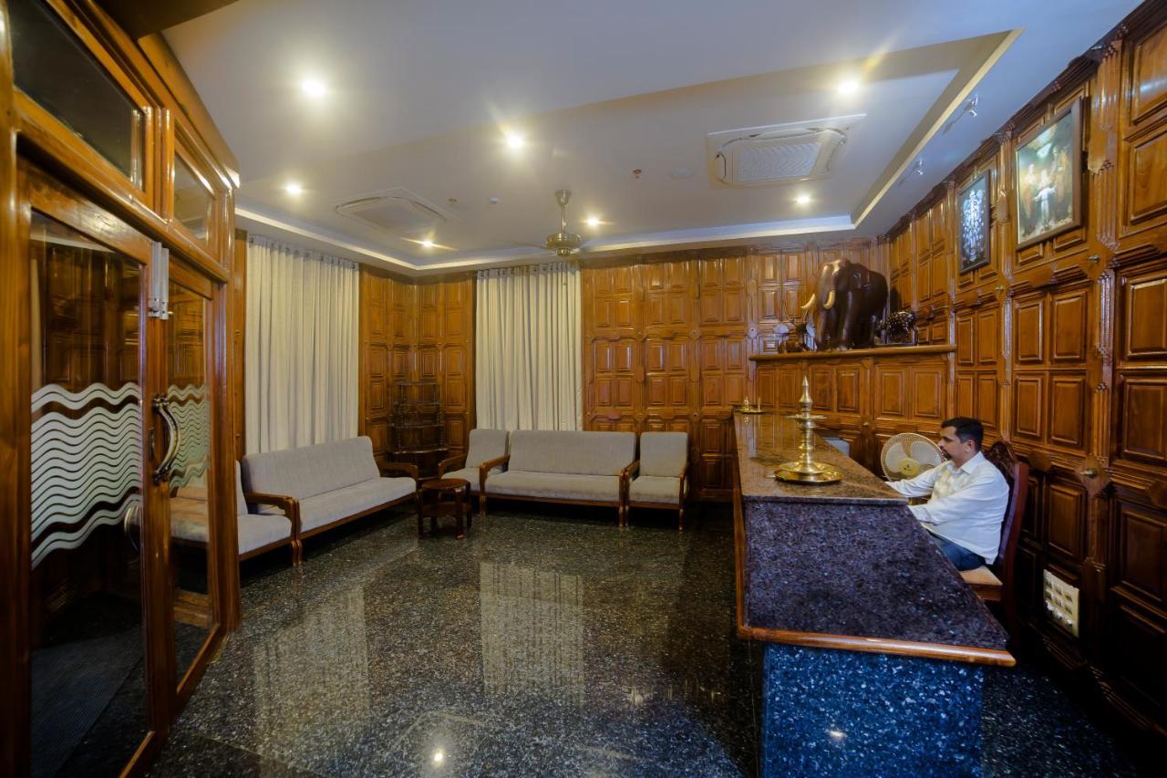 Hotel Guruvayur Darshan Eksteriør billede